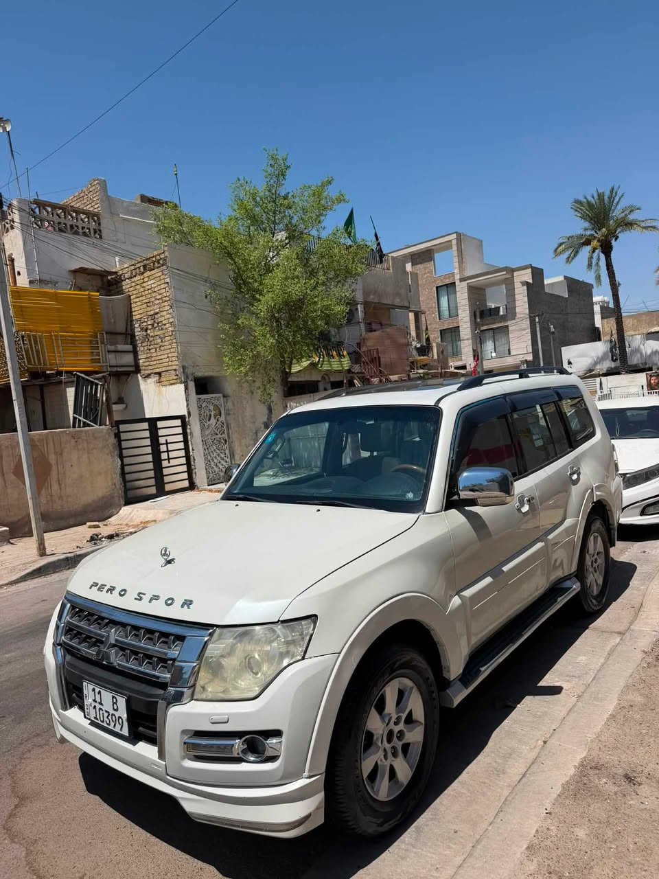 باجيرو خليجي 2010 حبتور فول مواصفات فتحه شاشه دمام. كراسي 2 كهرباء  7 راكب كشنات  2 كهرباء (سعرها 13 مليون 400 عراقي ب عافيه ع ياخذها ماكو هيج سعر   بيها شي قليل كلش )     
رقم بغداد الجديد  باسمي سنويه وهزه كلهن جدد 
محركها يخبل  6 سلندر 3500 بلادي بطاله خفيفه  كير بلادي تبريد بارد  3 قطع 
 بيها طخطخات ضربات خفيفه جداا بلاديه سياره صبغ   عام 👇ابيع
كفاله من كص و جفيه
ماشيه 158km    
(بجم تكم شواصي  نضيفات   )ا  
سياره  حلوه رزنه جاهزه  
تايرات  جديدات  صدرها نضيفه 
(سعرها 13 مليون و 400 الف  عراقي بيها مجال قليل كلش  ابيع فقط نقد لا مرواس ولا قسط  ✋)
 بغداد شارع فلسطين  *********** 📞
