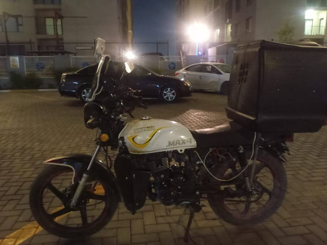 سلام عليكم  دراجة سونلنك ماكس موديل ٢٤ سعر (٦٠٠) بيهة مجال بسيط مكينة نضيف كهربائيات شغال دراجة خدمية تفيد دلفري بيهة نقوصات بسيطة (كلك بدون اوراق اتكفلك سرقة) مكان بغداد حي العامل المنحانية للتواصل ***********
