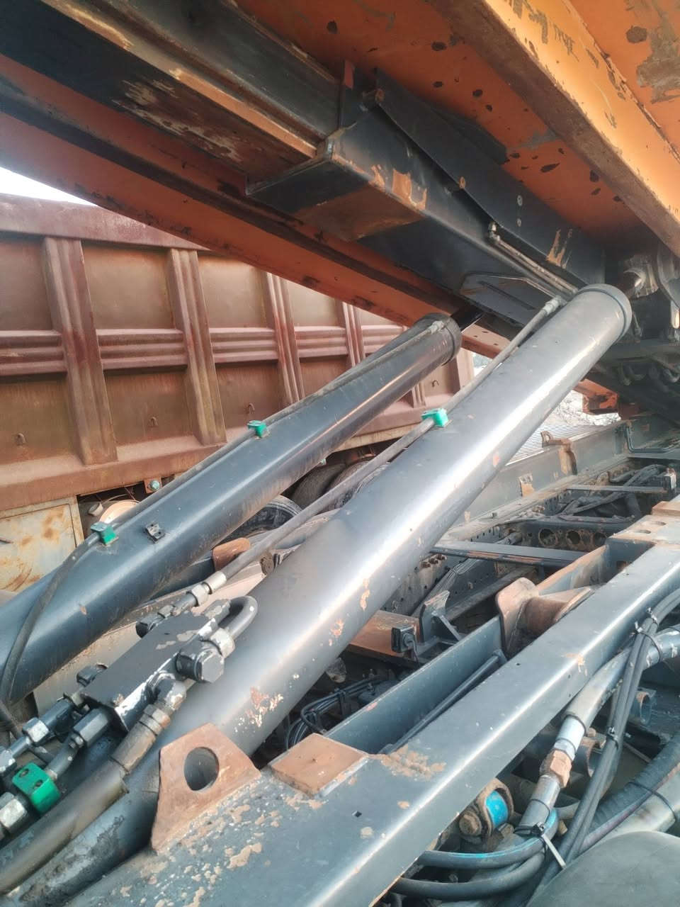 لبيع كرين حويات طول 585
موديل 2007
***********
