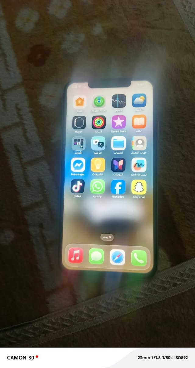 السلام عليكم أيفون 11برو ماكس مبدل شاشة وبطارية بطارية ١٠٠❤️ 300❤️***********
