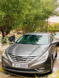 سياره لبيع سوناته موديل 12سياره نضيفه ستفسار عله الرقم 07725643386