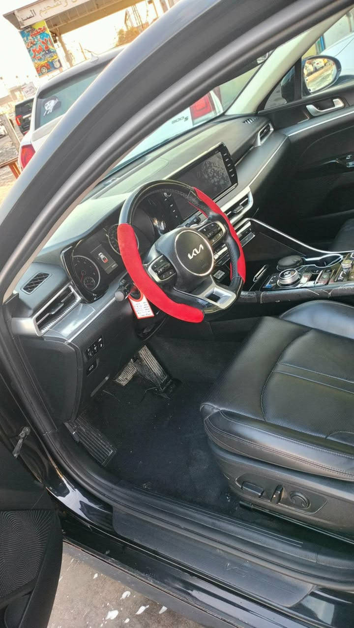 السلام عليكم.. كي فايف موديل 23معوقين 
مواصفات كير ماوس
داش كام 
كشنات جلد تدفئه تبريد 
اوتو هولد 
تدفئه بالمري 
رادار امامي خلفي 
قيادة ذاتيه تحديد مسار مانع انزلاق
5وضعيات قياده
كشن كهربائي.. 
العنوان الديوانيه 
رقم موبايل ***********
