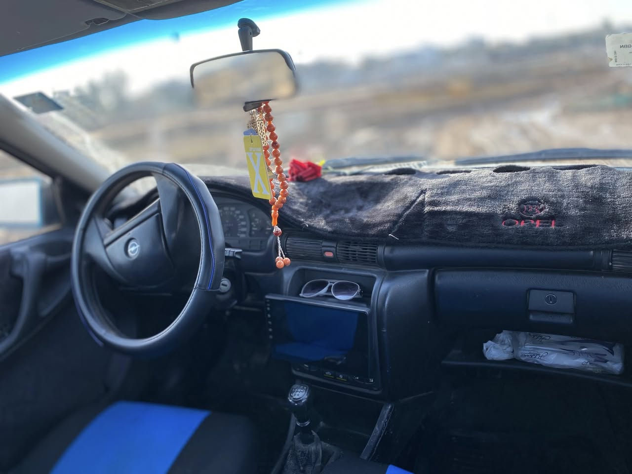 سلام عليكم 
اوبل استره مديل ١٩٩٢. مكرك ١٦سياره ماشالله نضيفه لوك لاصرف ولانفخ مكينه تخبل كشر يخبل داخله يخبل شاشه كامره جوم كهرباي قفل مركزي سياره كدام العين مكاني زنجلي سعر ٤٨ قفل   ***********
