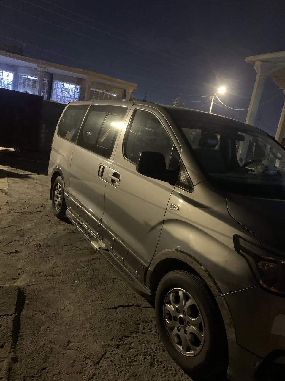 سلام وعليكم ستاركس هيه وخط بيه ٤موظفين عله نفط بل برجسايه تستلم مليون و600سياره ١١معلايه ٢١  هذه رقمي *********** مكان بصره
