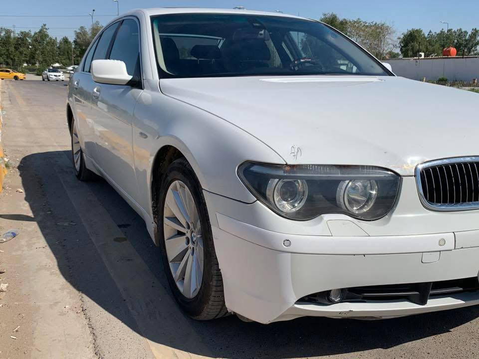 السلام عليكم 
Bmw 745i 
موديل 2003 
السيارة كير مكينة مكفولة
تبريد ثلج 
تدفئة تبريد بالكشن 
كلشي بيها شغال 
بنيد قمارة صندوك بدون صبغ بلادية 
مرشوشة صفحتين جمالية 
السيارة رقم اربيل 
ما اندل راعيها
مكاني بغداد 
سعر 55 وبيها مجال 
***********
