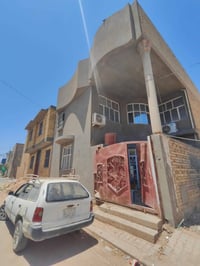 بيت مساحة 100مار مربع طابقين للبيع في حي القدس قرب متوسطة المسجد الأقص...