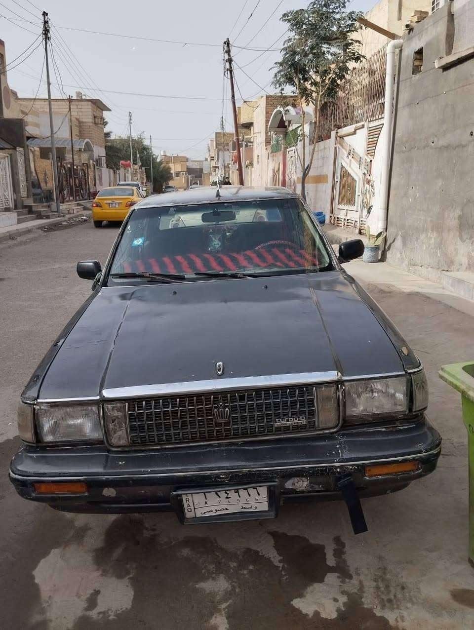 سيدان كراون رقم واسط اتعهد بالمداور والغرامات يوم 1/14 اخذته امس ب24 حسب المكاتبه المنشوره
 بس صار عندي ظرف طارئء واحتاجيت 
 العنوان الناصريه الاسكان الصناعي هـ / ***********
