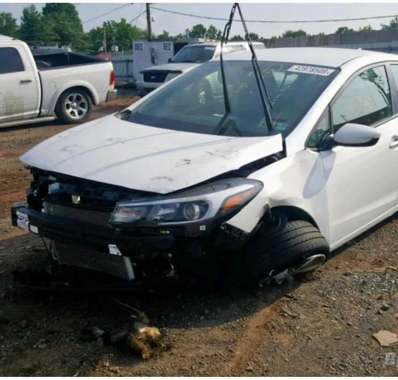 فورتي 2018  وارد أمريكي  حادث مبدل باب صدر جاملغ مصلح يعني قطعه وحده مبدله  ماشيه ١٦١ مكينه فتحت بيهه كازكيت ابيعهه عل هاي الحطه وسنويه ليوم سقطت 112 بيع بدون مكينه ***********
