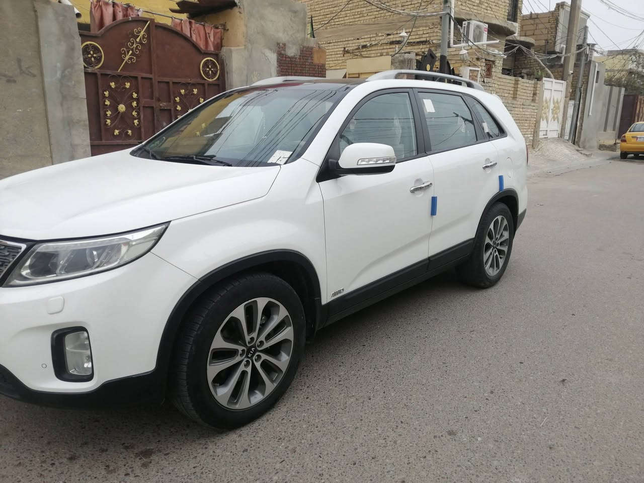 السلام عليكم سورنتو موديل 2014 واحد على واحد مكينه 6
3500 لايتات زنون دفع رباعي كشنات كهربائيه تبريد ثلج مكينه مكفوله 7 راكب بأسمي فقط بيها بس بارد بل باب السعر 195
*********** مكاني كربلاء
