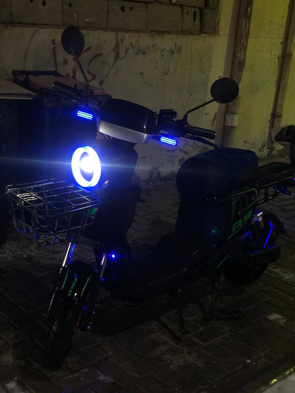 سلام عليكم دراجه R9
مديل 2026
صارلي 4تشهر םِـטּ ماخذها ما مستخدمه هوي قليل الاستخدام عند الحاجه السعر 530 الف وبيها مجال الي ما يشتري ﻶ يراسل مكاني البصره 
الي يريدها يراسلني واتساب ***********
