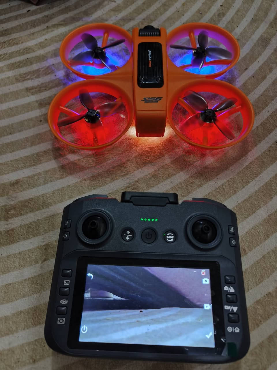 اخر قطعة 156s
شرط الفحص والطيران 
75 الف اكتب تم وبالعافية 
محركات برشلز وجوستك شحن وشاشة تصوير هاي رزليوشن مع جنطة اصلية مع رام اصلي مع كارت ريدر اصلي 
يوجد توصيل لكل المحافظات


**إذا كنت صاحب هذا الإعلان وتريد حذفه لأي سبب، رجاءا أرسل رسالة إلى الدعم الفني**