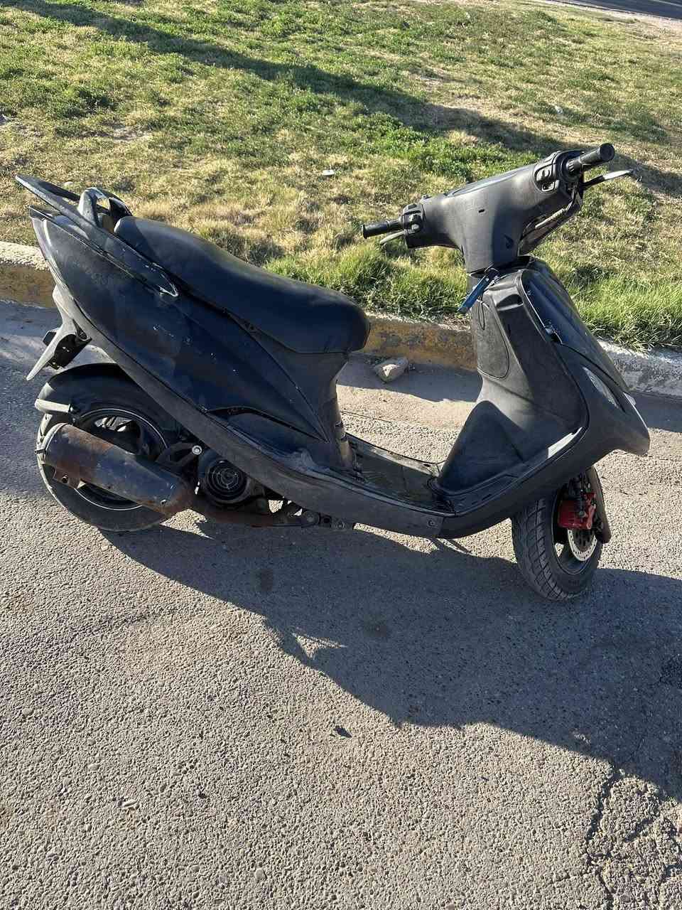 السلام عليكم الي يدور نظيف وجاهز دراجة ماكس 140 نظيفة جدا كهربائيات كله شغاله شلعه ومعدل خير من الله العنوان البياع  لاستفسار
‭0772 165 9573‬
