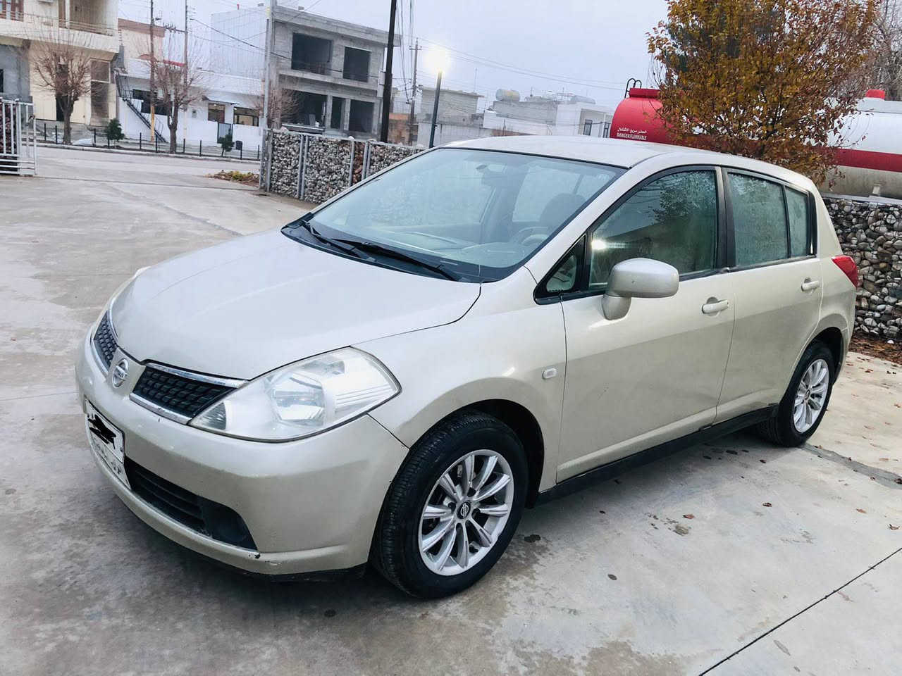 ***********//***********
 نیسان تیدا مۆدێل 2007ئۆتۆماتیک مەکینە گەورە
ئـۆتۆماتیک چوار جام کارەبای ئاوێنە کارەبای
مەکینە گەورەیە گێڕو مەکینەی بەشەرت نەکراوەتۆ
بێ تەقەو ڕەقەیە چوارتایەو ویل کەپی لۆکی لەژێرایە 
حیزام بۆیاخە لەسەر ساقی پێشو دوای کەپسە چەکوشی پێوەنیە گشت گیانی بەشەرت//سعریش70 گەڵاو مەجال گەر موشتەریت تەلەفون بکە لە خزمەتام 
***********///*********** حلبجة, السليمانية
