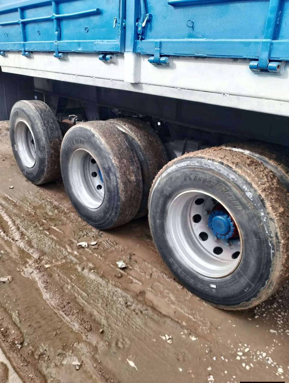 بودي تريله
3 محاور باقي تفاصيل 
على اتصال ‏‪***********,‬‏
