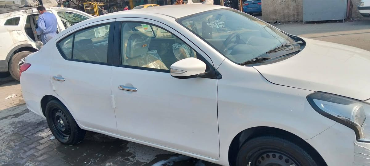 نيسان سني موديل ( ٢٥)
ماشيه ٣٠ كيلو رقم اربيل بيه كصه بلحوض او باب الخلفي مال السايق مبدل السياره زيرو
رقم اربيل مكاني بغداد تحويل او وكاله شرط
غير ذني اي شيء مابيه
السعر ( شده مية ورقه)  رقمي (***********)
وتساب عندي
