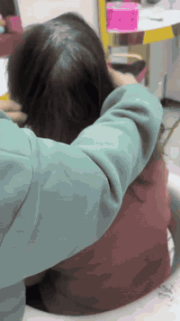 عرووووووض من سنتر ماسة 😍😍😍😍
ع الصبغ والتخصيييل الكافي أنواع االشعر 
"" ماعداا الشعر الطويل والثخيين""
بأيدي خبيراات كادر محترف لبناني😎 
ناطرينكم صباايا 😍😍😍🥰🥰
للتواصل ع الرقم الإدارة 📞***********
