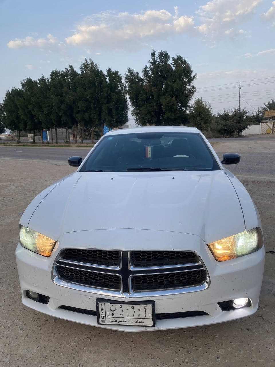 سلام عليكم  رمضان كريم جارجر موديل2012 رقم بغداد تحويل مباشر سياره كفاله بيه بس لبنيد مقسم  تخم تاير حداده كير مكينه اكسن غرفته جديده سياره جاهز مانقصه اي شي السعر١٥٠ وبيه  مجال قليل العنوان بصره قرنه***********
