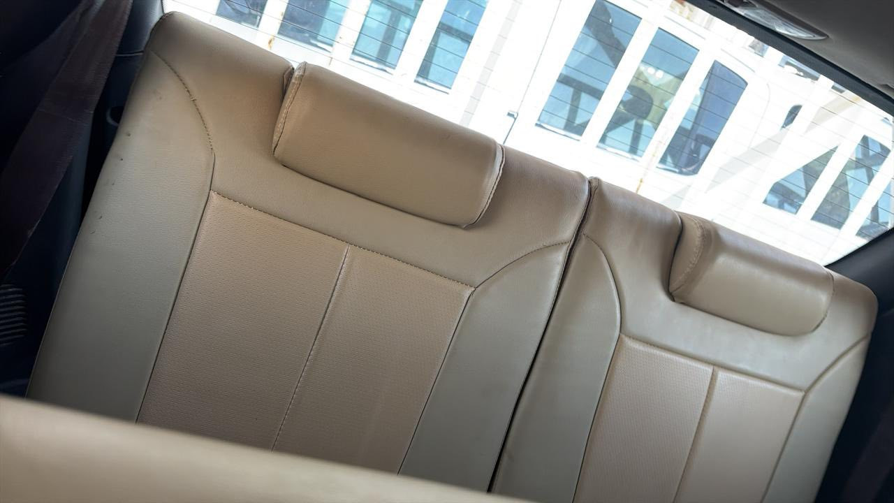 للبيع | هيونداي سنتافي خليجي ابيض  2011.
المواصفات:

✔️ بصمة 

✔️ فتحة سقف

✔️ تبريد ثلاث قطع

✔️ مراي شفط

✔️ نظام كروس

✔️ تحكم جهتين

✔️ 7 ركاب

✔️ كاميرا

✔️ كشن كهربائي جلد 

✔️ محرك 6 سلندر

بيها كرتين بسيطات 

💰السعر 1٦٠وبيها مجال بسيط 

📞 رقم الهاتف:***********

📍 العنوان: النجف الاشرف
