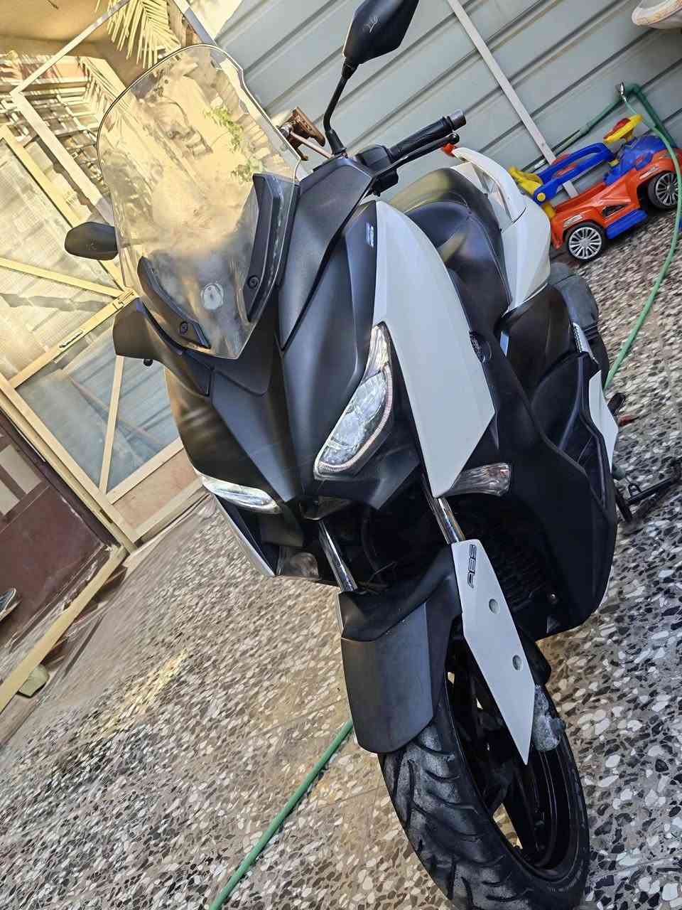 للبيع دراجه اكس ماكس محرك 300 الدراجه جديده وبخالة الوكاله الدراجه مال رمبه مكفوله من التاير للتاير مواصفات معروفه فول للاخير اي بي اس  بصمه  مثبت سرعه مقياس درجة حرارة الجو تركشن وضعيات قياده مانع تزحلق وهواي بعد بيه مواصفات مكاني كربلاء للتواصل ***********////////***********
