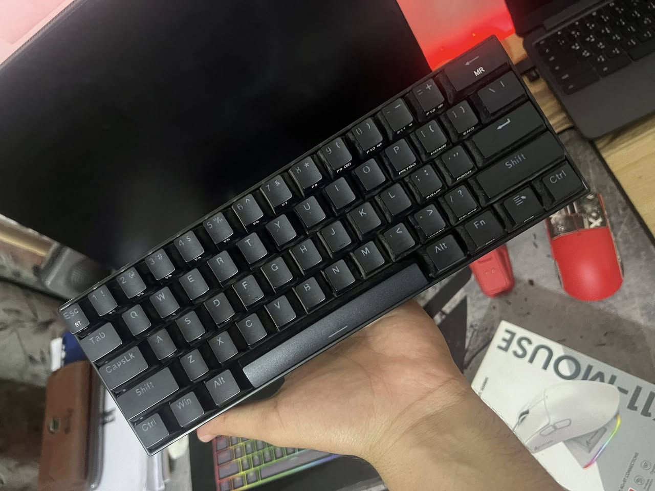 السلام عليكم الغراض هذه للبيع لان بعت حاسبتي مابيهن اي مشكلة ولا اي عطل استعمال نظيف
شاشة❤️‍🔥
من شركة MSI بمعدل تحديث 180HZ

كيبورد❤️‍🔥
من شركة (Redragon (K530 Pro فقط
قطعة الوايرلس ضايعه يعني يشتغل واير وبلوتوث

ماوس❤️‍🔥
ATTACK SHARK X11 من شركة
سماعة❤️‍🔥
من هايبر اكس ايربود 2 استعمال اسبوعين

مع هدية 🎁 
ساعة الكترونية موضحة بالصور

كل الغراض للبيع بسعر 200 الف السريدات القديمة شارع الصياد
هاتف ***********
مكاني بغداد السريدات القديمة شارع الصياد
