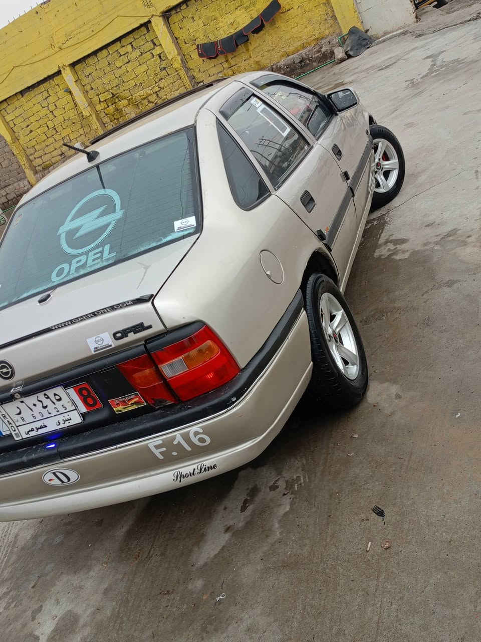 فكترا موديل 92حجم18اصل فصل
رقم نينوى الماني سنوية عضم 2028كابون بانزين بيها 
شرط التحويل من الشرعي 
مكينه وكير شرط كصه 
طخم خلفي امامي كلو جديد مبدل
طخم تاير جديد +ويلكب مصطره اصلي 
تنته سلايت +ستيرن بور 
غرفتها جديده مدوشمه 
فقط مصلح دواير والدوسات 
صبغ سقف جماليه بدون ضرر سياره شرط 
مكان موصل الايمن مطاحن شراي اتصل 
#السعر45_بي_مجال ***********
***********
