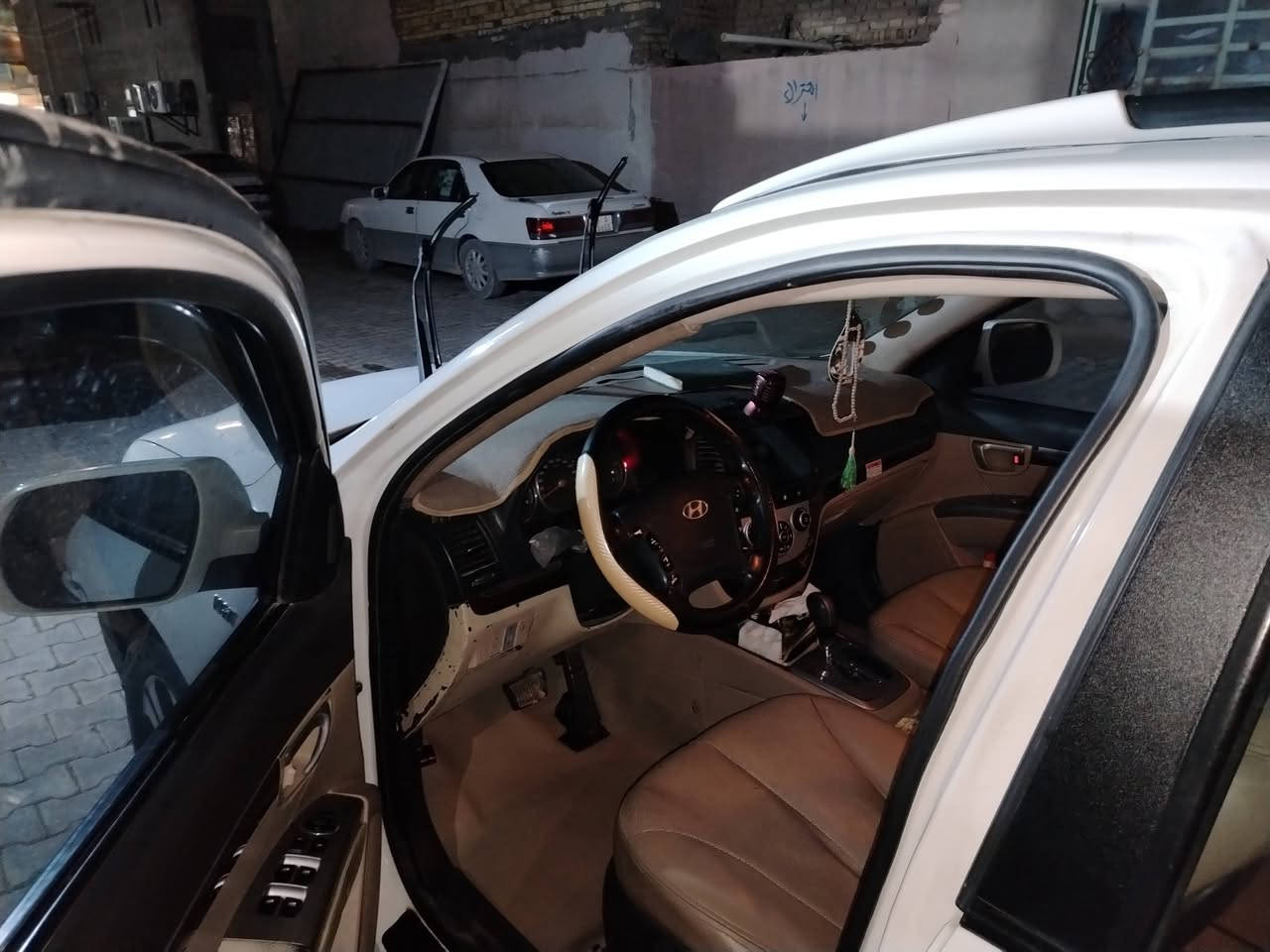 اللهم صل على محمد وآل محمد
السلام عليكم
سنتافي للبيع بغداد 2010خليجي رقم انكليزي مداور أي وقت يعجبك 
السياره بيهه ضربه بل تكمه الخلفيه وبل جاملغ الأمامي مثل ماموضح بل صوره السياره مصبوغه عام درجه أوله
محرك 6 سلندر 3.5 فتحه تحكم استيرن اشاير بل مري
زنون ثلجي تاير امامي جديد حداديه جديده السياره نصبته كلش حلوه الاستفسار ***********
