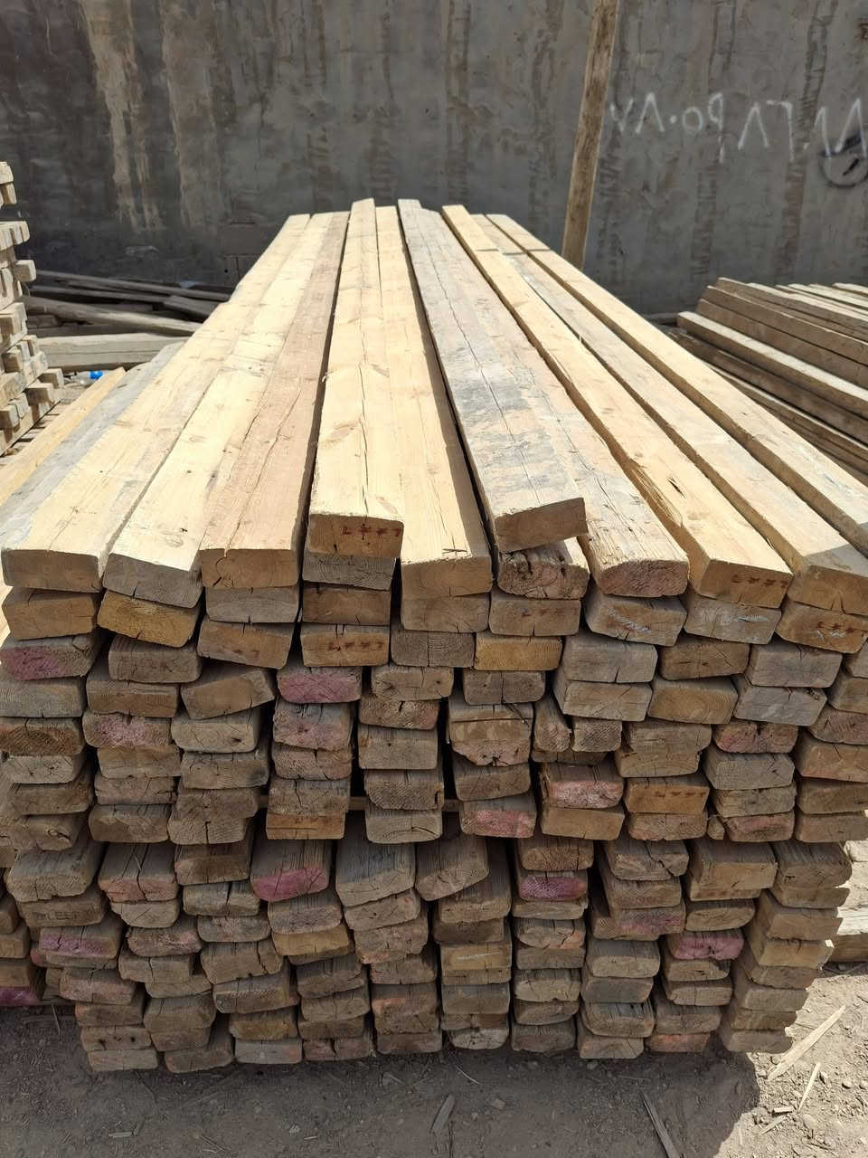 سير للبيع ٣×٣و٢×٤جميع القياسات كلش نضيف بي شغله واحده العنوان حله مركز مدينه الاتصال ***********
