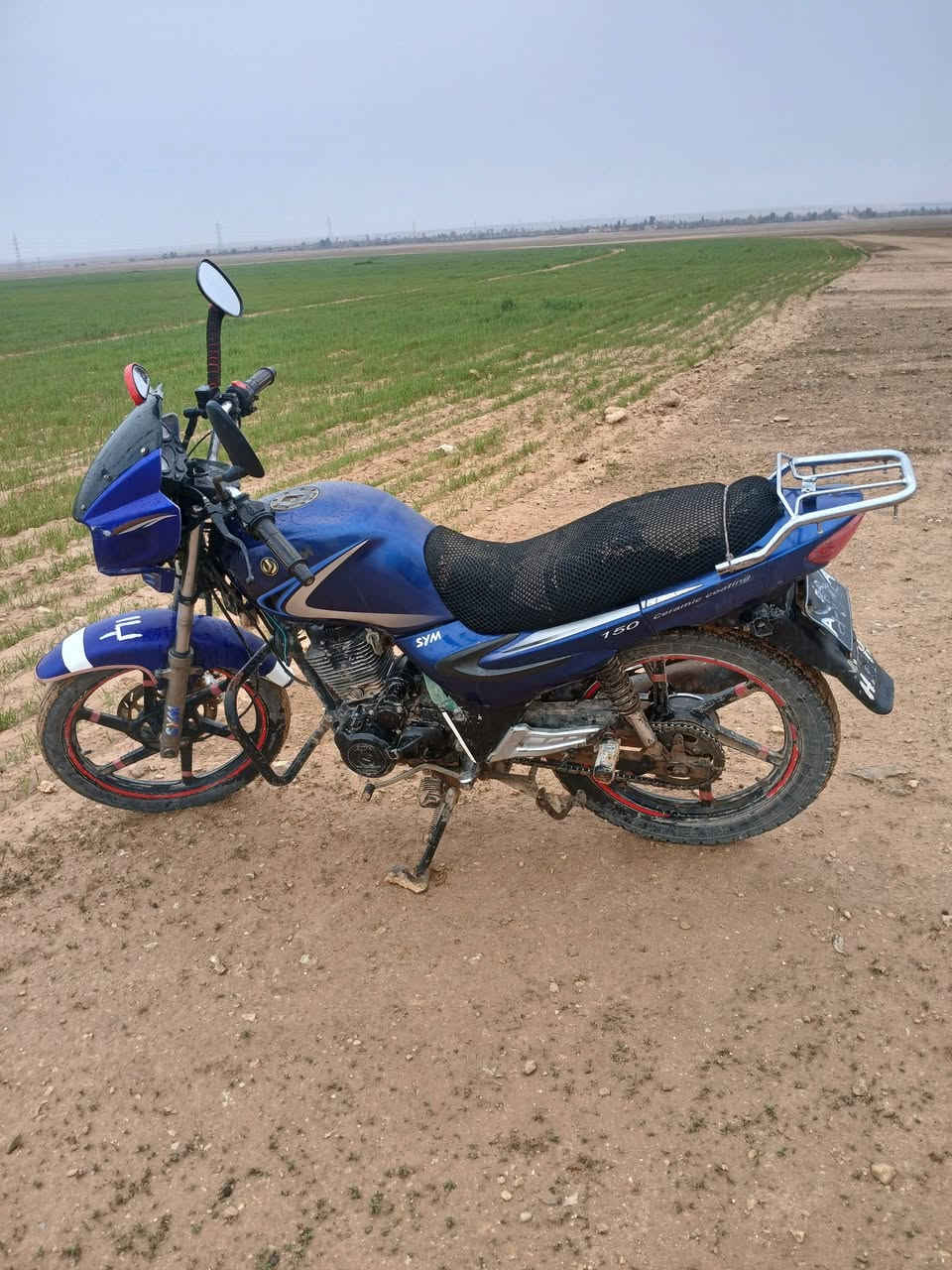 للبيع سايم مديل 2017
سعر 600 وبيه مجال ***********
