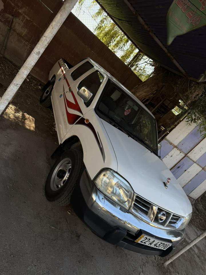 سلام عليكم للبيع نيسان 2007 رقم اربيل . جديده محرك وكير كفاله حداده وتايرات جدد تبريد تدفئه ، غرفتهه جديدة . السعر ١١٣ وبيهه مجال  ‏‪*********** للبيع او المراوس مع هايلوكس. ٢٠١٣ او ٢٠١٤ مع فرق نقد . مكان السيارة بغداد الكرخ
