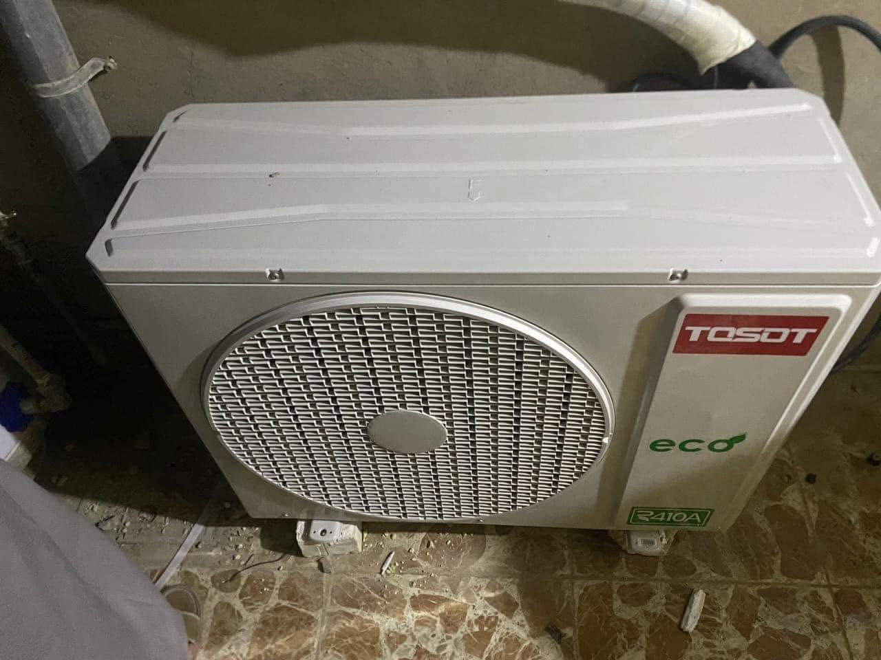 السلام عليكم 
شد سبلت ٤٠
‏‎وفتح ٢٥
فتح وشد ٥٥
‏‎غسل وتنظيف موقعي ٢٥ الف
‏‎غسل تفصيخ ب45
‏‎غاز ٤٠  وايضاً يوجد صيانه
استخدام فاكيوم
‏‭‭0787 844 2297
