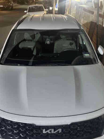 سورنتو 2023 خليجي دولية ماخذها زيرو 
السياره مكينه 4 سلندر 
٧ راكب
٣ قطع تبريد 
السيارة نظيفة كلش و ماخذها 
بصمه وتشغيل عن بعد 
كراسي كهرباء 
جنطه كهرباء 
كامره خلفيه 
حساس امامي خلفي 
ويل ١٩ 
وباقي المواصفات المعروفه 
ماشيه 35 الف 

مكفوله من الصبغ والتبديل 

بيه طخة بسيطة بالباب الخلفي مو واضح كلش بالصور

السعر 260 وبيها مجال بسيط جداً

للاستفسار ***********
