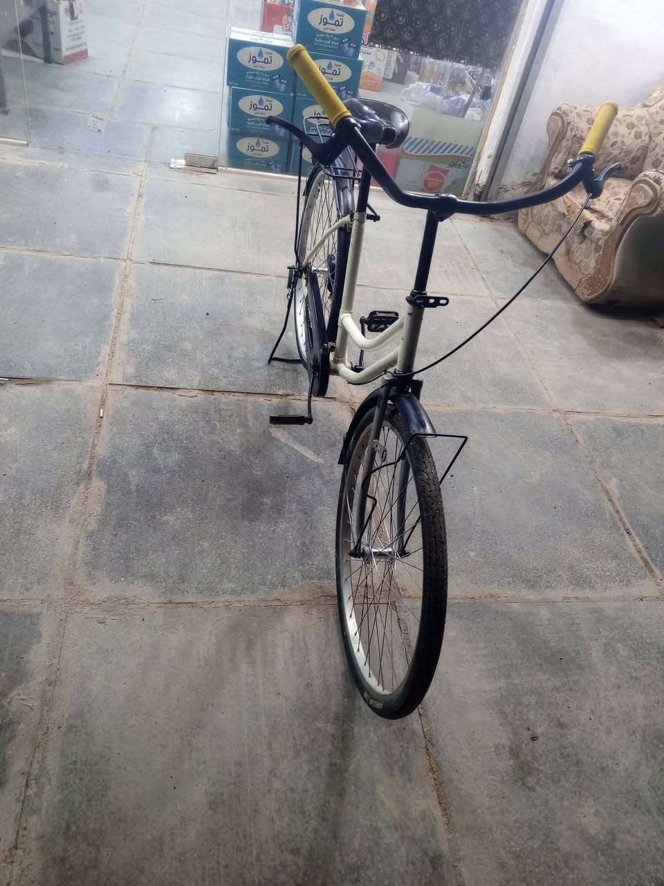 سلام عليكم باسكل للبيع العنوان بغداد تقاطع النهروان السعر اتصل الرقم *********** الشراي يتصل الماشة امبدلة هوة تلبيس يعني تجاري بس نضيف ابريك كامل نضيف جدا اتصل الرقم
