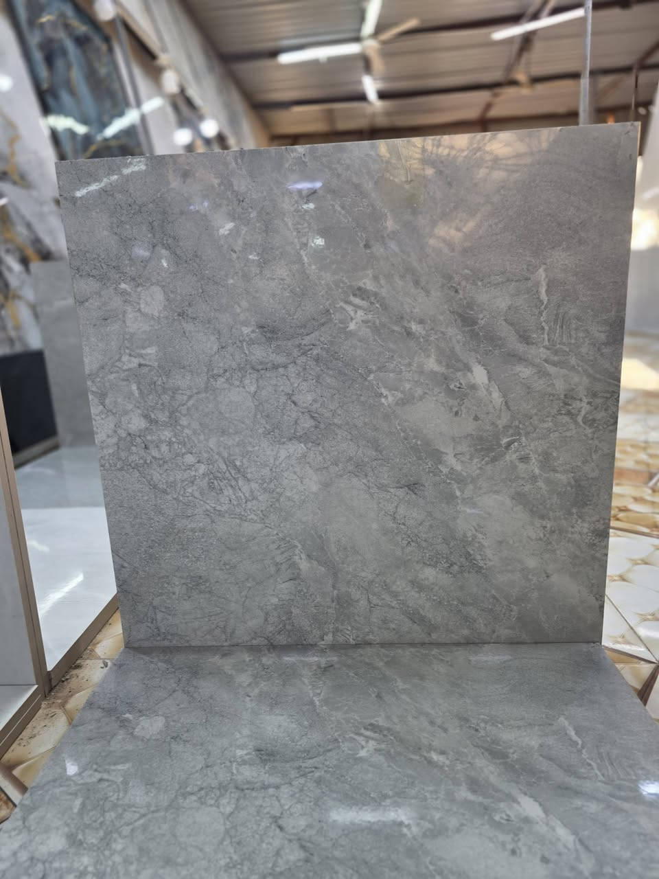 بفضل الله تعالى وصول ارضيات بورسلين درجة أولى مكفول والضمان حقيقي.  مكان الصويره تقاطع حي زهراء يوجد خدمه توصيل 
***********
***********
***********
***********
