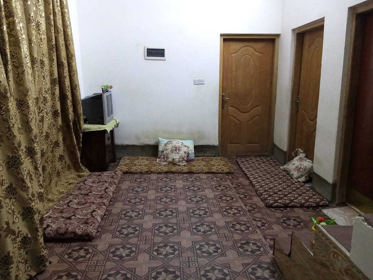 🙌
*للبيع أو المراوسة: بيت في الحغيفي الثانية*

🌟 مساحة: 140 متر مربع
📍 موقع: الحغيفي الثانية
🏠 البناء: طابقين، الطابق الثاني غير مسقف، بناء بلوك
💰 سعر:80مليون دينار عراقي

🔄 المراوسة:
- ب ارض في السجر او بيت
- أو قطعة أرض في قرية المختار

📞 للاستفسار والزيارة:
*********** (بيه واتساب)

*ملاحظة: يوجد مجال للتفاوض*
