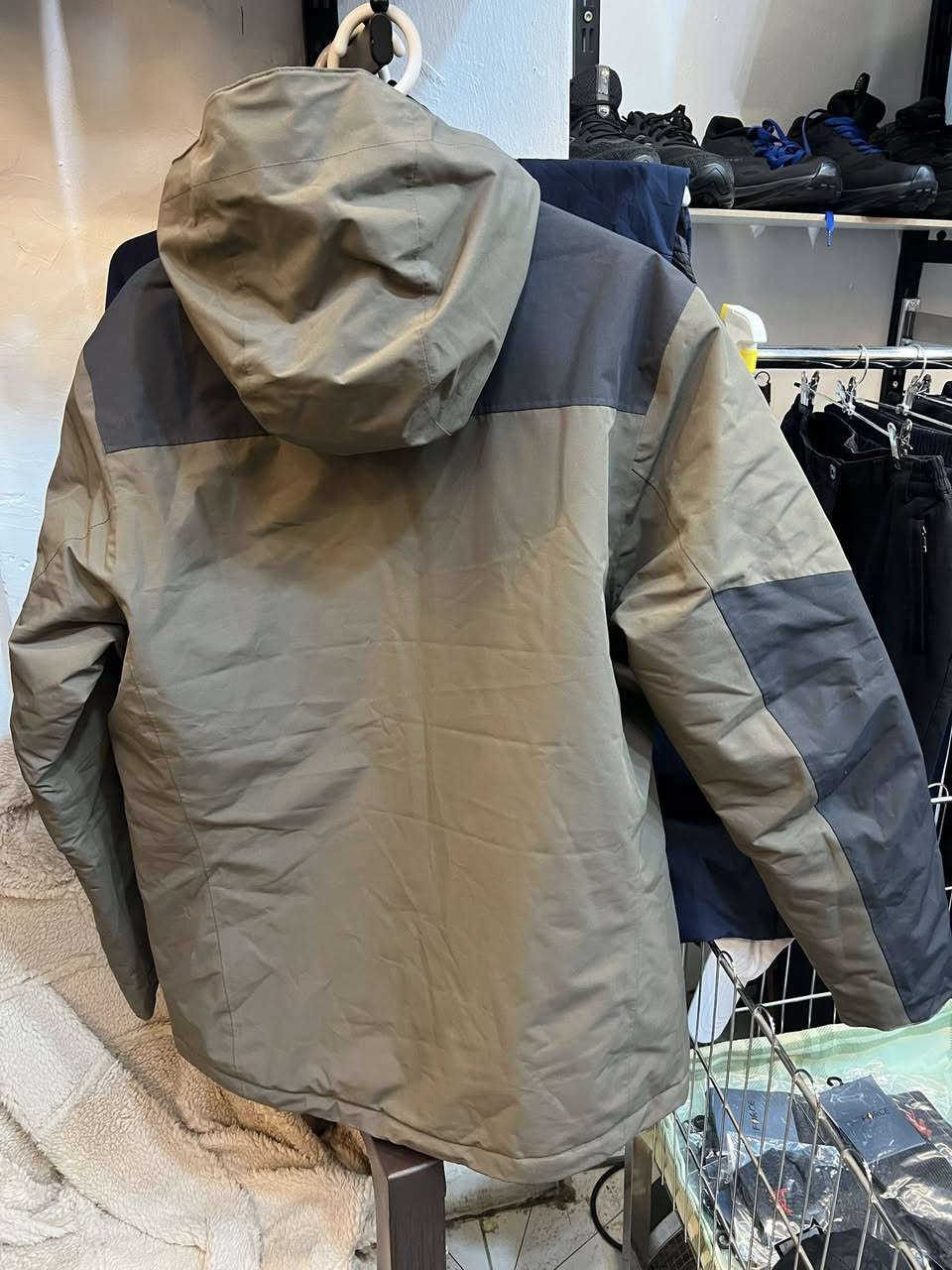 jackwolfskin
orginal
size_M
توصیل_جمع
بالە غیرمستخدم
نظافە %100
وزن_70_80
***********
