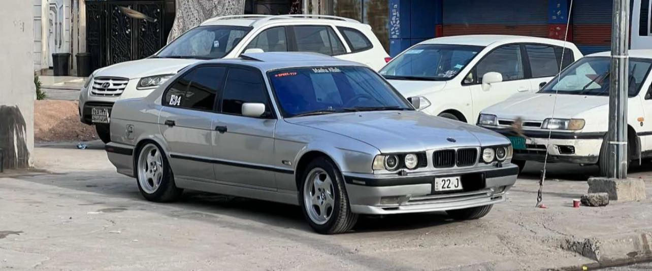 ئۆتۆمبێل: بیئیم مۆدیل ١٩٩١ 

کامل کراوەتە ٩٥ 
سلایت و کوشین جلد 

ســــعر $ یەک کۆمێنـت بکە راســـتەوخۆ بــۆ دێـــت🟢

ویل m5 بەناوی خۆمە تاوەکوو ٢٠٣٠ نوێیە 
مەکینە 520 کەبس 
حیزام سبوغە بۆ جوانی 
 
ژمارەی خاوەن سەیارە👈: ***********
