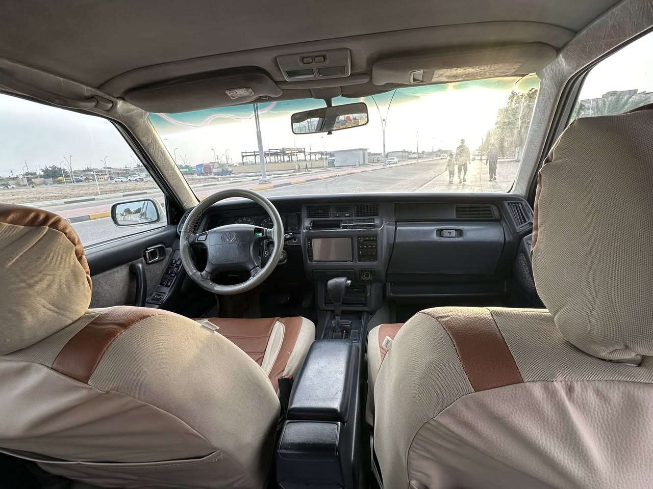 سلام عليكم ارنب ستيشن للبيع موديل 1995 رقم بصره مشروع وطني سنويه لغايه 2026 مكفول من الكص ونقل الجثه والضربه والشاصي مكفول تبريد ثلج محرك وكير VVT بلكارتون حداديه جديده طخم تاير كهربايات لايت عالي ناصي سياره جديده قرفه جديده عنوان السياره البصره الزبير السعر 67 بيه مجال بصيط هذه رقم الموبايل ***********
