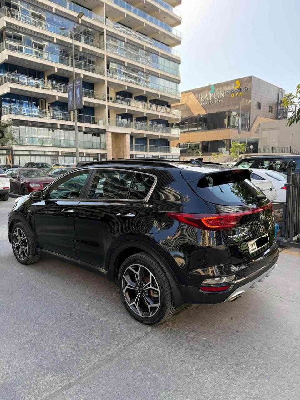 (( بلااااش بيع مستعجل 165 ورقه )) 
سبورتج Sx 2022 الوحيده بهاي المواصفات اعلى من Gt
استيراد كندي مكينه 2000 
السياره فول الفول بانوراما كراسي اثنين كهرباء صندوك كهرباء جلد بصمه تشغيل عن بعد 
حادث السياره بنيد تبديل 
كير مكينه شواصي مكفوله 
(( كراسي تبريد وتدفئة امامي وخلفي )) 
ماشيه 70 الف تخم تاير جديد ونظيفه السياره باسمي رقمها بغداد عنوان بوابه العراق المنصور 
*********** بغداد, العراق
