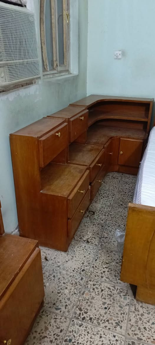 سلام عليكم غرفة نوم صاج تكمه تخبل للبيع 6 بيبان ملحق سعرها 400 عنوان بغداد الدوره ***********
