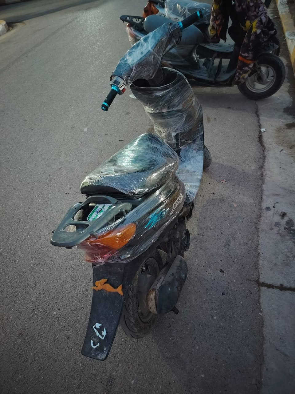 عصفوريه كامله كلشي شغال بيه بس ستان نقص 180 وبيه مجال بشيط مكان الحسينيه الراشديه ***********
