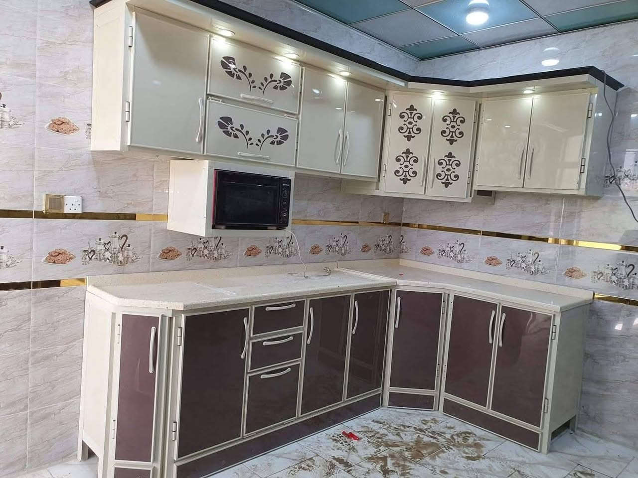 يقدم لكم معمل سلطان للألمنيوم ✨🪟🛠️ شغل درجة أولى بدقة وإتقان.🛡️ ضمان حقيقي لمدة 5 سنوات.🎨 أحدث الديكورات وجميع الألوان متوفرة.📍 العنوان: الكوفة - حي ميسان.📞 للاستفسار والتواصل: ***********
