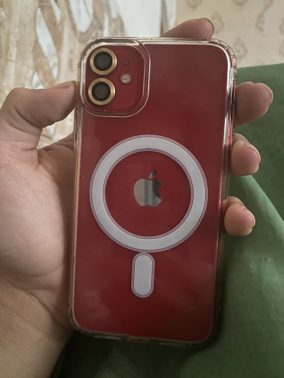 السلام عليكم ايفون11عادي♥️
جهاز وتر ممفتوح
بطاريه75🔋
ذ64
شاشه مفطر الكلاس مامثر خلاص 
السعر185وبي مجال
رقمي***********
