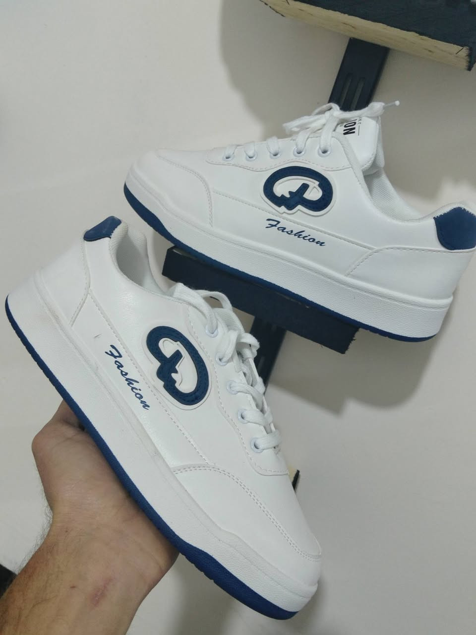 خوتي اخواتي الحذيه نسائي قياسات من41الى 32 سعر قطعا 8الاف كله اصلي مكاني فلوجه جسر  شارع 60
هاتف *********** *********** اي قطعا تعجبك او تعجبج توصيل موجود الف دينار فلوجه فقط
