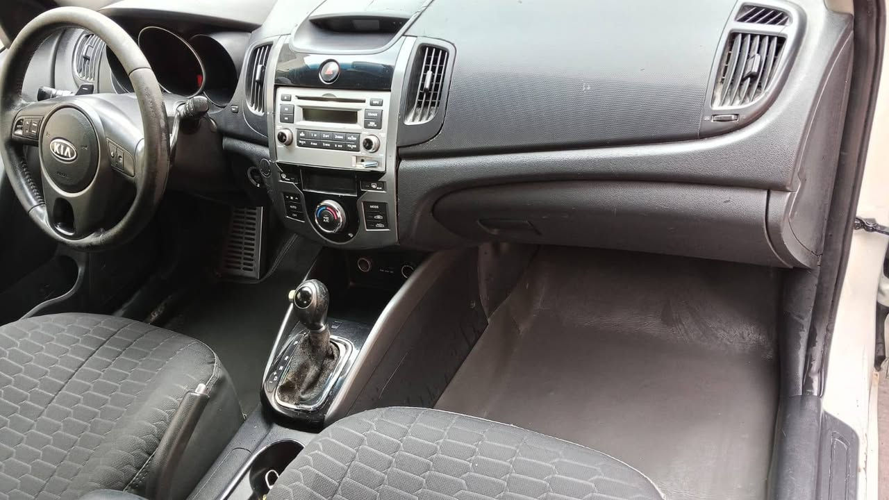 السلام عليكم
سيارة سيراتو 2011
فول موصفات
سلايت 
تحكم سرعه 
5 تايرات ويلگب مع السبير
رقم و سنويه جديد
گير و مكينه اب شرط
غرامة 100الف 
سيارة بيها دعم  صغيره صفحة النفر مع تعديل شاصي شبر و اب شرط 
صاحبه محتاج يبيع
السعر $90  و مجال قليل
إذا شراي اتصل على رقم
***********
