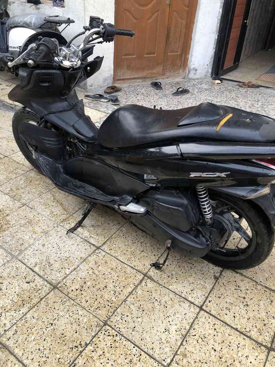 للبيع كوم حديد حمل وتروح غراضها موجوده السعر ٦٠٠ بغداد م الصدر الحبيبية ***********
