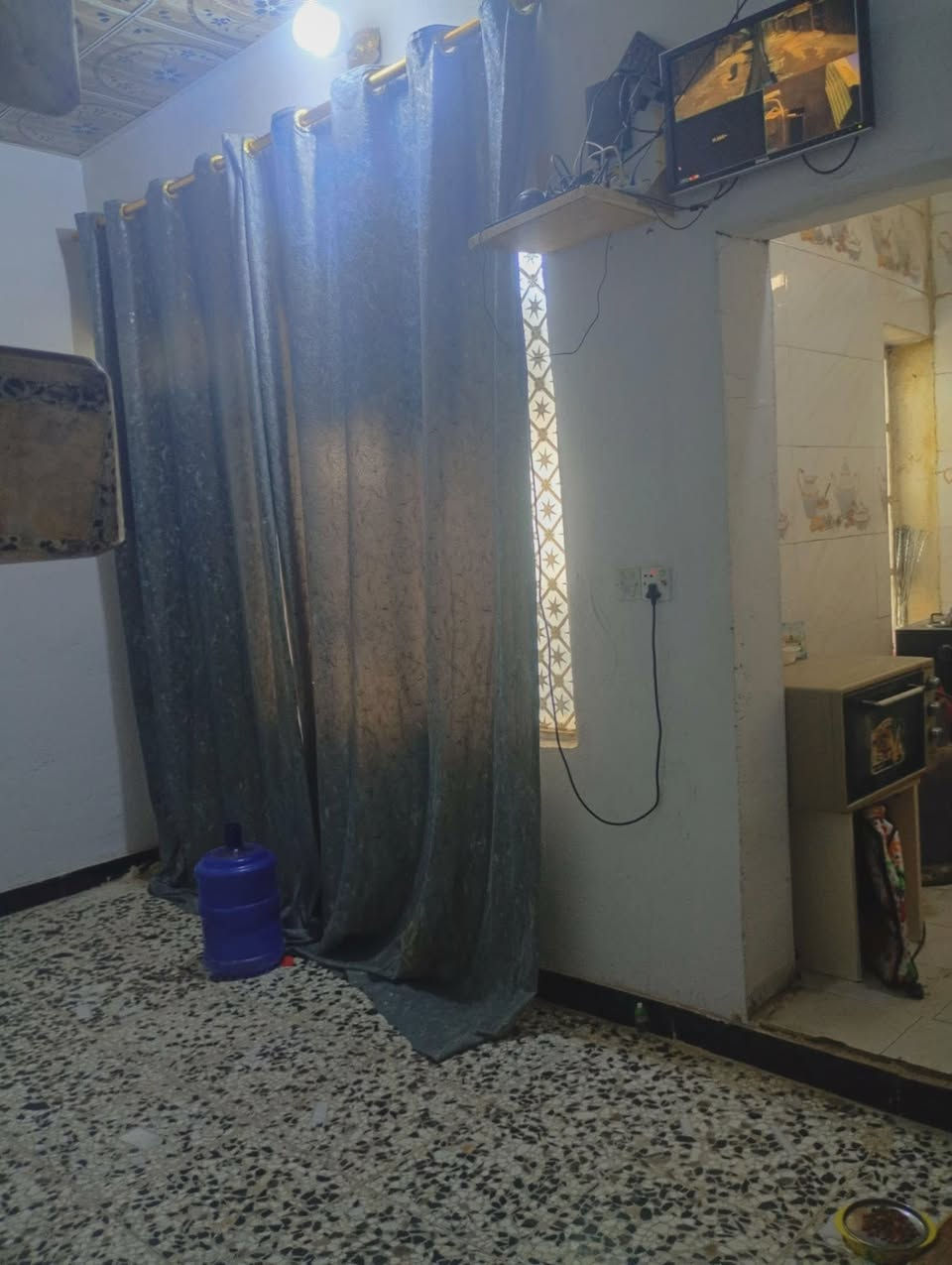 بيت للبيع شارع مطار قديم قرب أسواق عسوله بيت 50متر أساس صب بناء طابوك وسقف عكاده وغرفه فوك صاله ومطبخ سعره ١٥ هوه لاثاث اي ستفسار خاص


**إذا كنت صاحب هذا الإعلان وتريد حذفه لأي سبب، رجاءا أرسل رسالة إلى الدعم الفني**