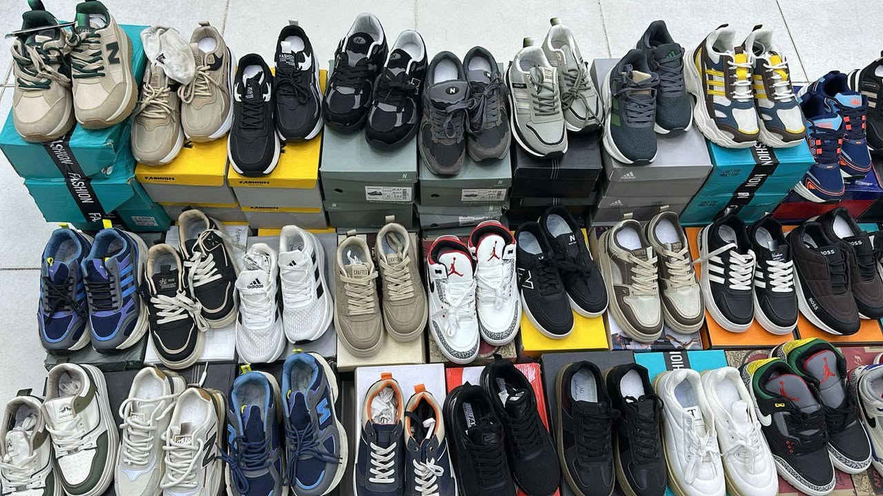 🔥 لا يفوتك العرض! 🔥
أحذية ماركات أصلية — قطعة بـ 15 الف🔥قطعتين 25
العدد محدود…
🔥🔥 تخفيضات لو تلحك لو ما تلحك ! قطع اخيرة !🔥🔥
عنواننا — واسط - الكوت 🌺
#ازياء_مكي_الدلفي
#ساحة_العامل_شارع_الف_عافية_مقابل_حميد_كرزات_مجمع_بلادي_ازياء_مكي_الدلفي

#الموسم_الشتوي #وجبة_أولى #ملابس_رجالية #ستايل_عراقي #الشتاء_بدأ #أزياء_رجالية #تخفيضات #حذاء #احذيه #احذيه_رجاليه 

نتشرف بكم🌺


**إذا كنت صاحب هذا الإعلان وتريد حذفه لأي سبب، رجاءا أرسل رسالة إلى الدعم الفني**