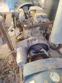 يوجد مولدات كيه عدد ثنين الاول، محرك ٣٠٠٠ جهاز تشغيل وطفاء محرك جديد م...
