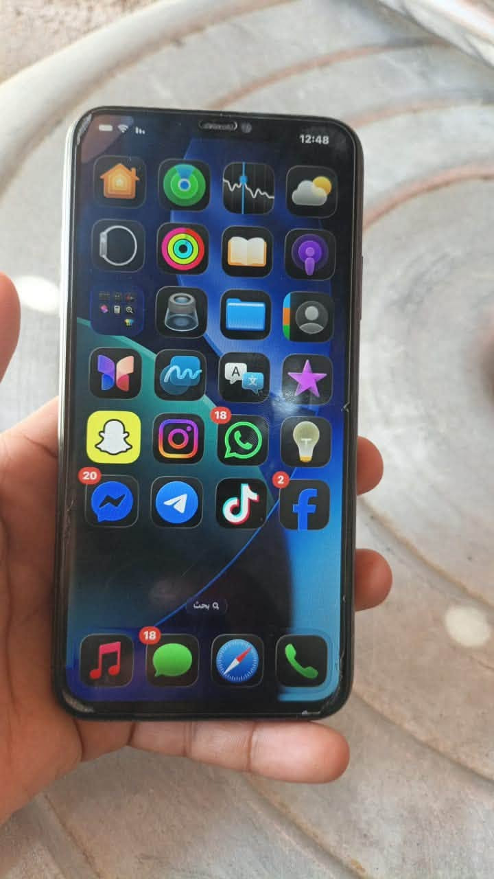 السلام عليكم أيفون 11 برو ماكس جهاز شرق اوسط مبدل شاشه وبطاريه نسبه 100 ذاكره 256 فيس إيدي شغال جهاز فقط مرات الشاشه تنطفي  يعني اكو صوت بس أضاء أتروح ترست الجهاز يرجع طبيعي لان شاشته مو اصليه بس لمس ألون كلشي طبيعي السعر 190 الاستفسار خاص أو وتساب ***********
