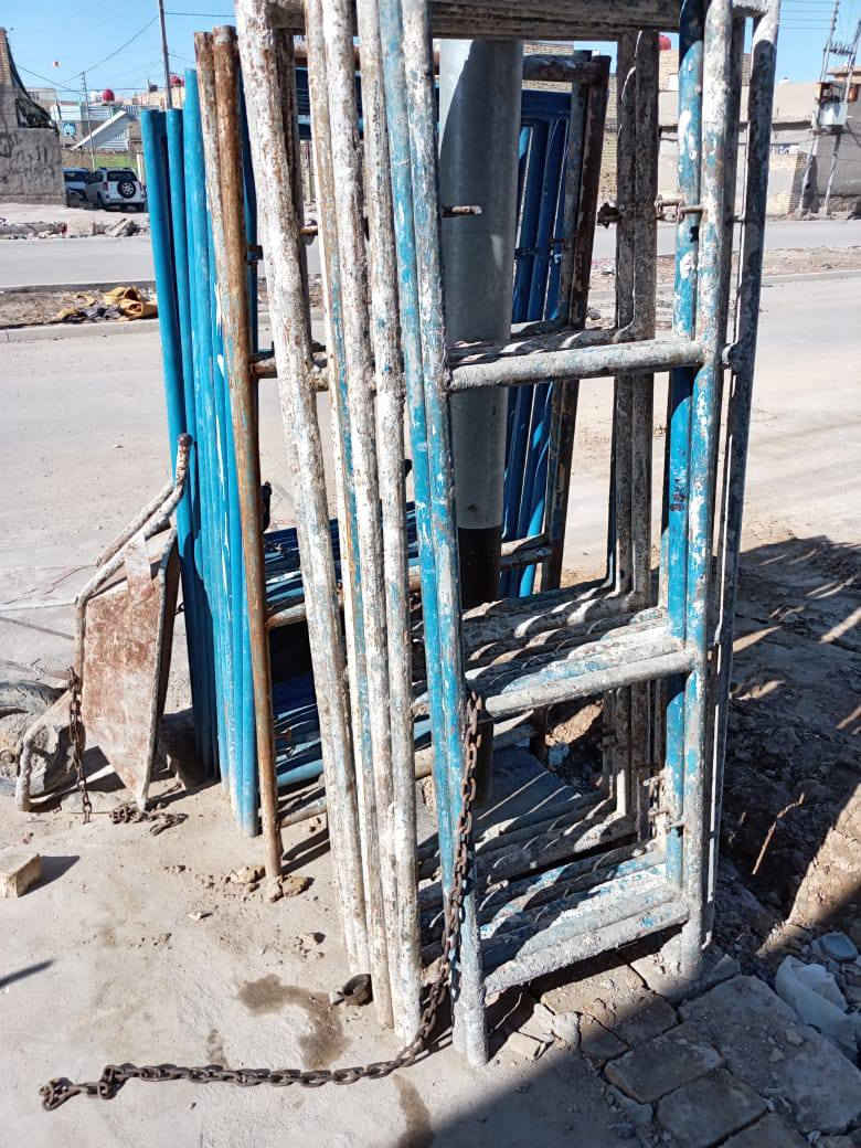 اسكلات للبيع سكله ام 60 و90و80 
مكان العماره حي الموضفين 
سعر القفص 55 
رقم الهاتف ***********
